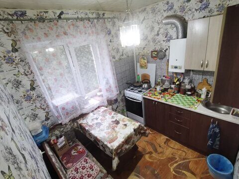 Продается уютная квартира в посёлке Крестцы улица Лесная 15